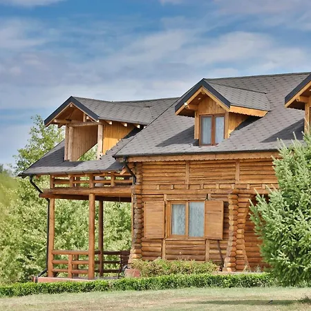 منتجع Forest Retreat&spa Oveselu