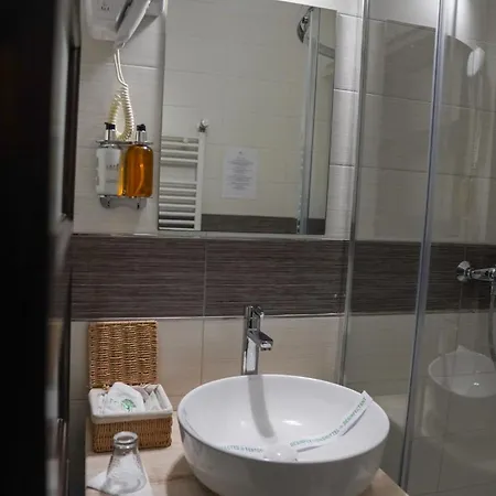 Forest Retreat&spa منتجع Oveselu