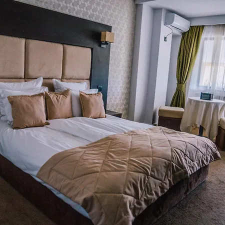 منتجع Forest Retreat&spa Oveselu
