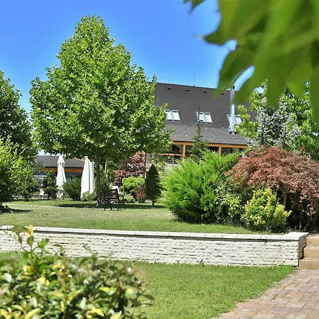 Forest Retreat&spa منتجع